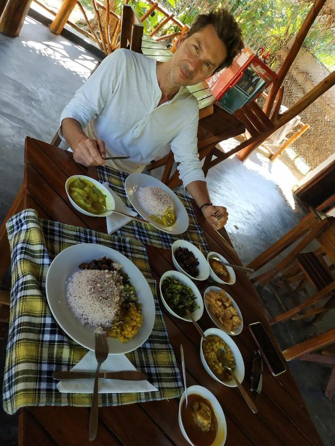 Sea Sound Cabana & Restaurant Тангале Екстериор снимка